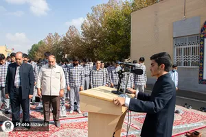 اقامه نماز جماعت دانش آموزان مدارس امام رضا(ع) به امامت آیت الله طباطبایی