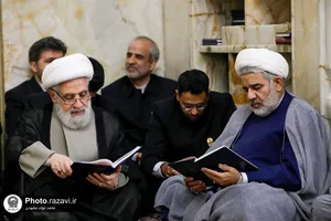 غبارروبی ضریح مطهر حضرت رضا(ع) در آستانه میلاد پیامبر اکرم(ص)