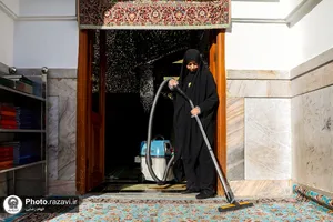 خدمت&zwnj;رسانی خدمه خواهر بارگاه منور رضوی در شب&zwnj;های قدر