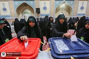 حضور پرشور مردم پای صندوق های رای در حرم مطهر رضوی -2