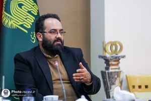 اهدای مدال محمد انصاری به آستان قدس رضوی