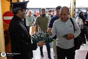 استقبال از زائرین بارگاه منور رضوی در ایستگاه راه&zwnj;آهن