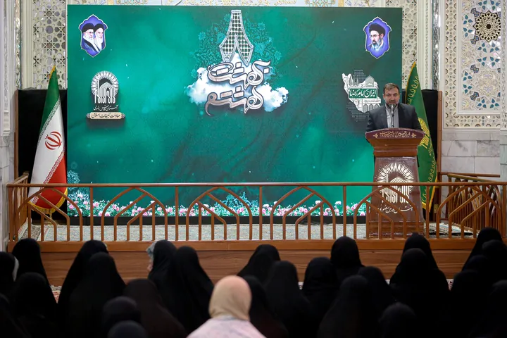 تشرف دانشجویان دانشگاه‌های استان گیلان و خراسان شمالی به حرم مطهر رضوی