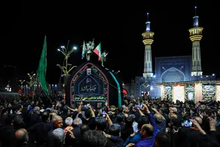 عزاداری سنتی شب چهارم محرم در «حسینیه حرم»