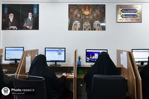 پاسخگویی تلفنی مدیر مرکز امور بانوان و خانواده به مخاطبان سامانه ١٣٨