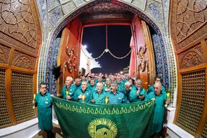 اذن خدمت موکب کفشداران حرم مطهر رضوی در حرم کاظمین