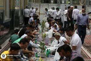 پذیرای از زوار بارگاه منور رضوی در صحن امام حسن مجتبی(علیه&zwnj;السلام)