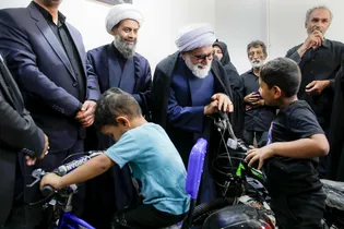 دیدار تولیت آستان قدس رضوی با خانواده جانباختگان حادثه معدن طبس