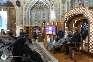 نقد و بررسی کتاب &laquo;خار و میخک&raquo;