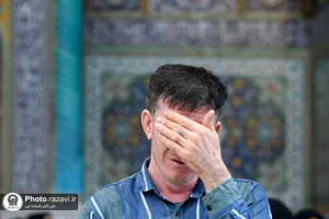 بهت و اندوه زائران حرم مطهر رضوی در لحظه اعلام خبر شهادت رئیس&zwnj;جمهور