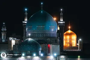 اقامه نماز بر پیکر مطهر رهبر شهید انقلاب در حرم مطهر رضوی