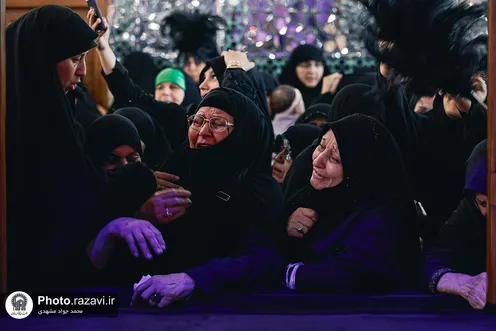 شہید رہبر معظم انقلاب اسلامی(رح) کے مزار پر عزاداروں اور سوگواروں کی حاضری