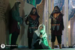 نمایش آیینی فریادی در تاریکی ویژه زائرین غیر ایرانی