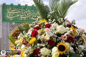 گل&zwnj;آرایی حرم مطهر رضوی به مناسبت عید غدیر
