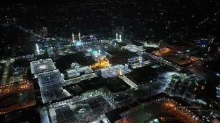 زائران و مجاوران میهمان سفره کریمانه امام حسن مجتبی علیه السلام در حرم مطهر رضوی
