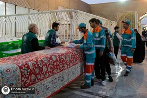 حضور پاکبانان شهرداری مشهد در سفره افطاری حرم مطهر رضوی