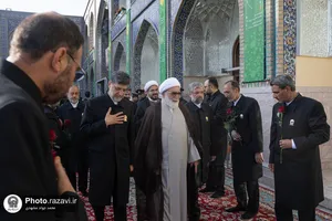 آیین تعویض پوش ضریح و پرچم گنبد منور رضوی در روز میلاد امام مهربانی&zwnj;ها