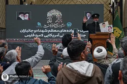 Families of martyrs, veterans from Lamerd visit holy shrine