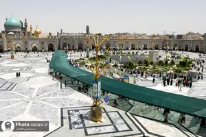 نصب سایه&zwnj;بان موقت در صحن پیامبر اعظم (ص) حرم مطهر رضوی