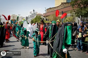 پیاده&zwnj;روی جاماندگان اربعین در مشهد -۱