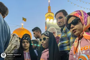 تشرف جمعی از نابینایان به حرم مطهر رضوی