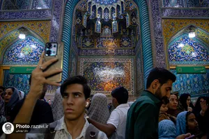 حال و هوای حرم مطهر رضوی در شب میلاد حضرت زینب سلام&zwnj;الله علیها