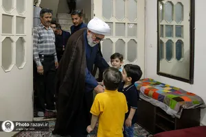 دیدار تولیت آستان قدس رضوی با دو خانواده فرزند پذیر مشهدی
