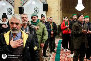 تشرف ٣٠٠ زائر اولی به حرم مطهر رضوی