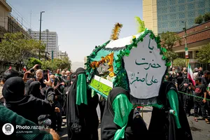 پیاده&zwnj;روی جاماندگان اربعین در مشهد -۱