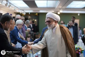 نشست صمیمی نویسندگان با تولیت آستان قدس رضوی
