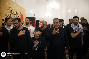 عزاداری زائرین غیر ایرانی در حرم مطهر رضوی