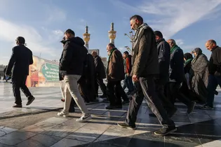 تشرف زائران روسی و ترک به حرم مطهر رضوی