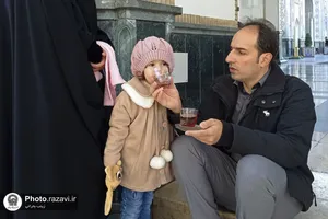 به صرف چای کنار حضرت