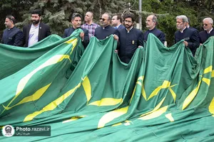 اهتزاز پرچم رضوی در تهران و بوشهر