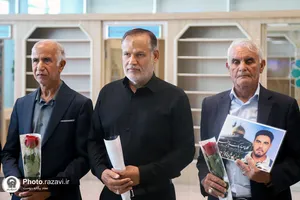 عیادت خادمان بارگاه منور رضوی از مصدومان حادثه بندر شهید رجایی