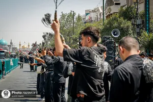 پیاده&zwnj;روی جاماندگان اربعین در مشهد -۱