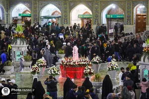 حال و هوای حرم مطهر رضوی در شب میلاد امیرالمومنین علی علیه&zwnj;السلام