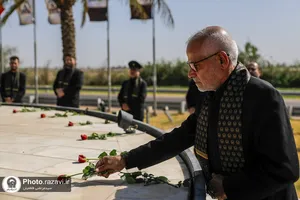 حضور خدام حرم مطهر رضوی در یادمان شهدای مقاومت در بغداد