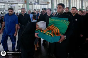 بدرقه کاروان خدام حرم مطهر رضوی در ایستگاه راه آهن شهید رئیسی مشهد
