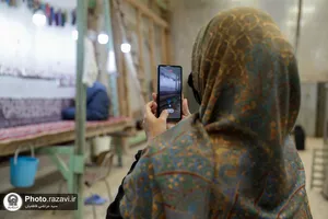 بازدید اعضای فرهنگستان هنر از کارخانه فرش آستان قدس رضوی