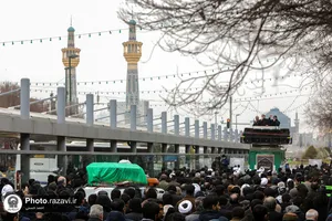 تشییع پیکر آیت&zwnj;الله امامی کاشانی در حرم مطهر رضوی