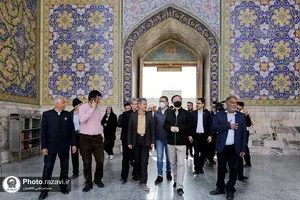 تشرف سفیر جمهوری خلق چین در ایران به حرم مطهر امام رضا(علیه&zwnj;السلام)