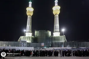 پذیرایی از زائران بارگاه منور رضوی در شب زیارتی امام رضا علیه&zwnj;السلام