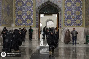 بارش برف در حرم مطهر رضوی
