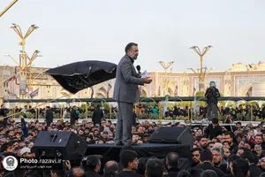 آیین چهارپایه خوانی روز شهادت امام رضا علیه&zwnj;السلام در حرم مطهر رضوی