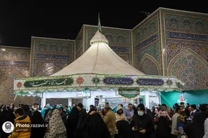حال و هوای حرم مطهر رضوی در شب میلاد امام حسین علیه&zwnj;السلام