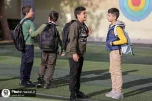 حضور دربانان حرم مطهر رضوی در مراسم آغاز سال تحصیلی مدارس بعثت