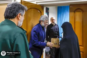 دیدار مدیر عالی حرم مطهر رضوی با فرمانده و نیروهای یگان حفاظت حرم مطهر رضوی در هفته بسیج