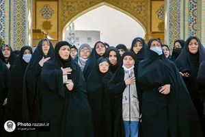 تشرف جمعی از بانوان سرپرست خانواده قمی به حرم مطهر رضوی