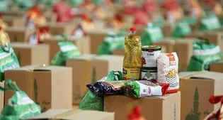 توزیع ۳۵۸ بسته یلدایی میان خانواده‌های نیازمند در بروجرد